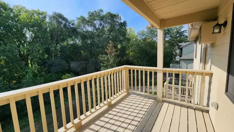 1560 Wheelock Ln #305, Saint Paul, MN 55117