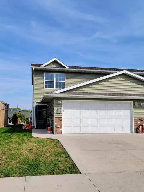 1830 Daniel Ln NE, Stewartville, MN 55976