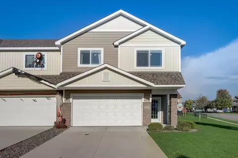8561 Gateway Cir, Monticello, MN 55362
