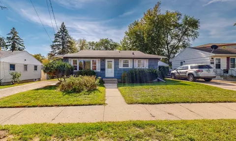 810 5th St NW, Rochester, MN 55901