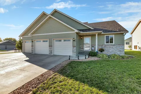 654 Brianna Dr, Sartell, MN 56377