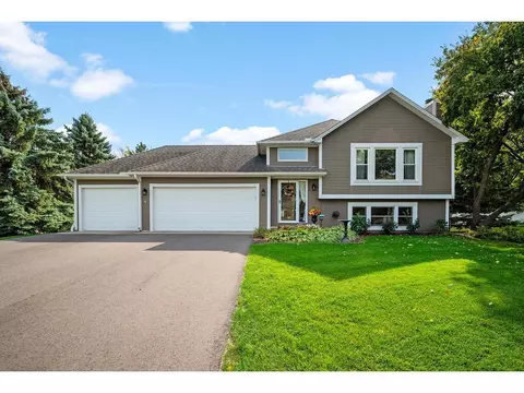 5215 Yorktown Ln N, Plymouth, MN 55442