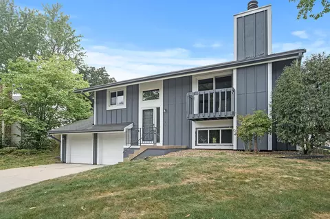 3138 Quarry Ct, Eagan, MN 55121