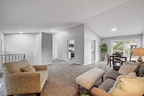3138 Quarry Ct, Eagan, MN 55121 photo 9