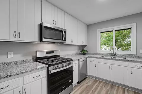 3138 Quarry Ct, Eagan, MN 55121 photo 12