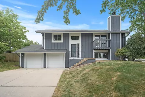 3138 Quarry Ct, Eagan, MN 55121 photo 3