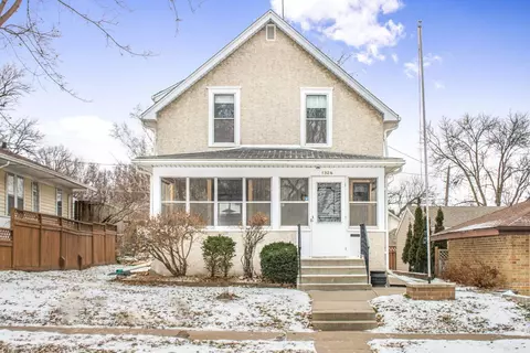1326 Palace Ave, Saint Paul, MN 55105