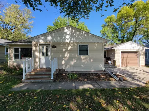 621 Douglas Ave E, Hector, MN 55342