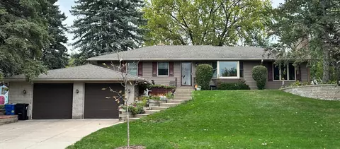 1822 City Heights Dr, Maplewood, MN 55117