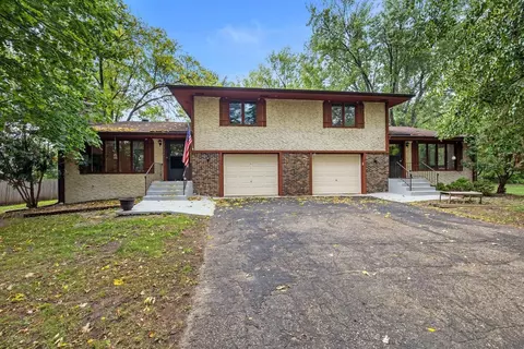 10620 Johnson Cir, Bloomington, MN 55437