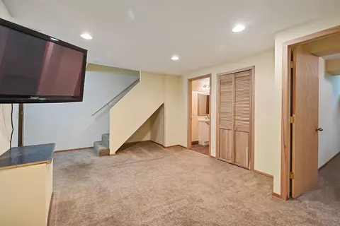 10620 Johnson Cir, Bloomington, MN 55437 photo 25