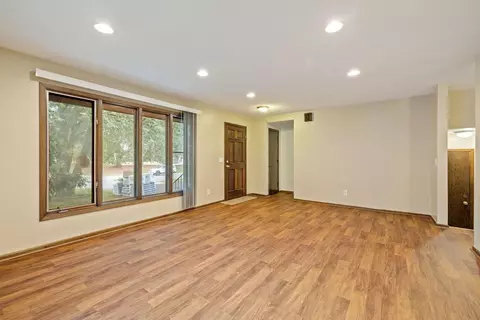 10620 Johnson Cir, Bloomington, MN 55437 photo 14