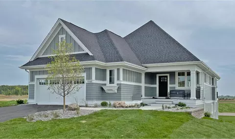 9165 Mills Ln, Chanhassen, MN 55317