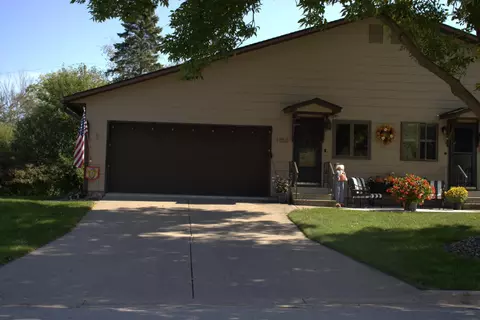1352 Brookview Dr, Winona, MN 55987