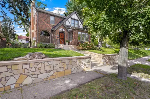 699 Robert St S, Saint Paul, MN 55107