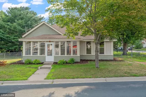 337 Fillmore St S, Shakopee, MN 55379