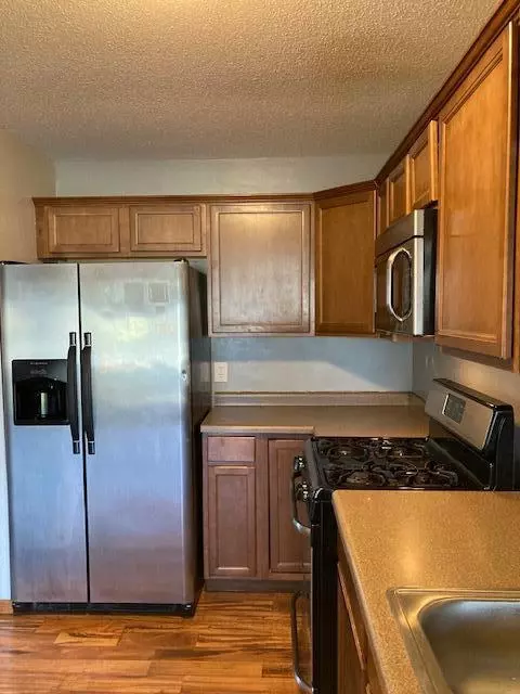 10722 Cavell Rd, Bloomington, MN 55438 photo 6