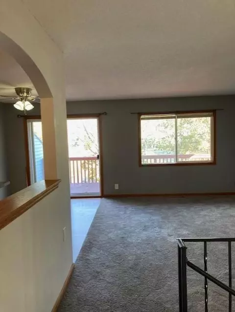 10722 Cavell Rd, Bloomington, MN 55438 photo 2