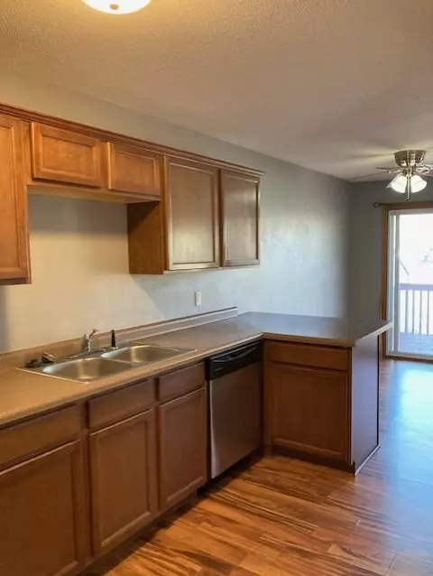 10722 Cavell Rd, Bloomington, MN 55438 photo 9