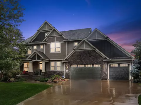2955 Milton Ct N, Roseville, MN 55113