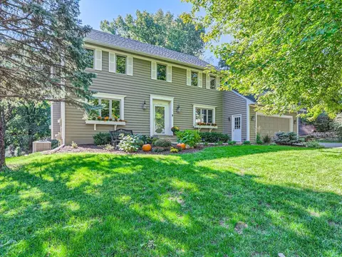 7434 Upper 136th St W, Apple Valley, MN 55124