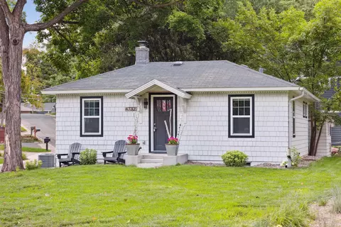 4732 Beachside Rd, Mound, MN 55364