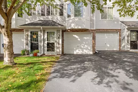 15549 Flyboat Ln #63, Apple Valley, MN 55124