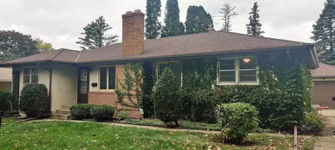 787 Iowa Ave E, Saint Paul, MN 55106