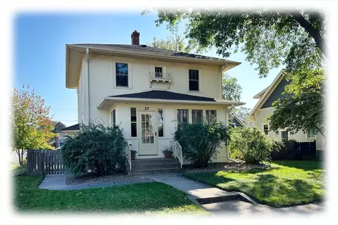 37 7th Ave N, Hopkins, MN 55343