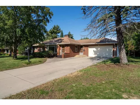 1131 Transit Ave, Roseville, MN 55113