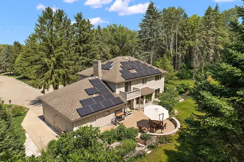 7817 Somerset Cir, Woodbury, MN 55125