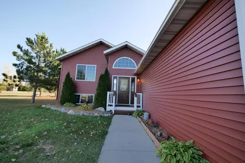 5152 Fireside Dr NW, Bemidji, MN 56601
