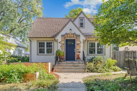 4258 Thomas Ave N, Minneapolis, MN 55412