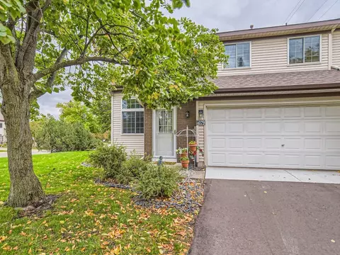 4079 Wilshire Cir, Shoreview, MN 55126