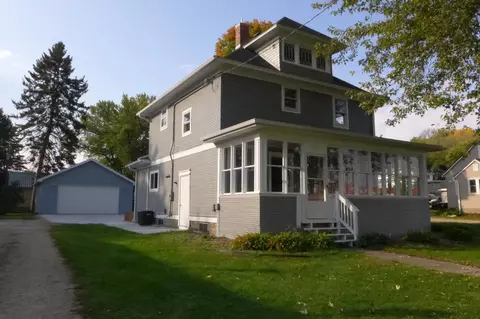 663 E Main St #A, Ellsworth, WI 54011