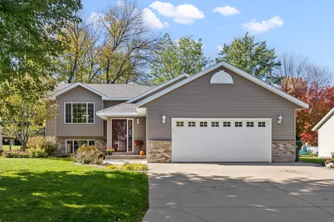 780 Walnut St NE, Hutchinson, MN 55350