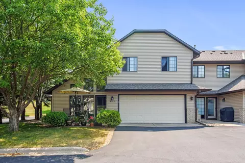 2325 Cottage Dr, Stillwater, MN 55082