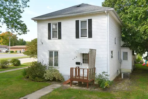 290 1st Ave SE, Wells, MN 56097