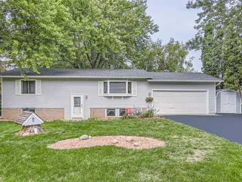 1312 Stephen Ln, Chaska, MN 55318