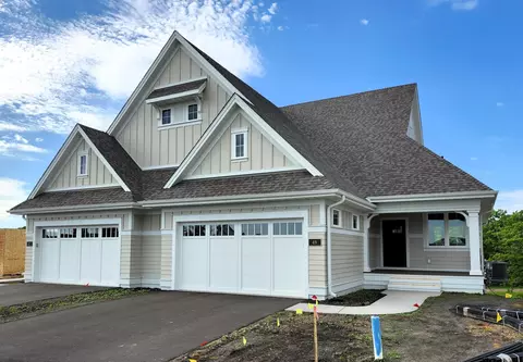 49 Spring Farm Rd, North Oaks, MN 55127