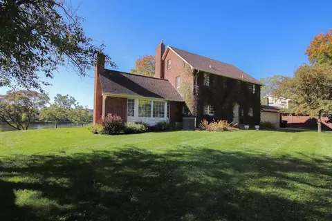 1329 Oakwood Dr, Anoka, MN 55303