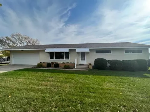 1214 10th St SW, Wadena, MN 56482