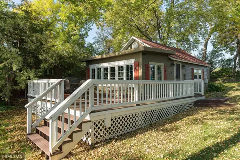 3746 Sioux Ln, Madison Lake, MN 56063