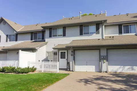 2558 Bedford Ct, Mendota Heights, MN 55120