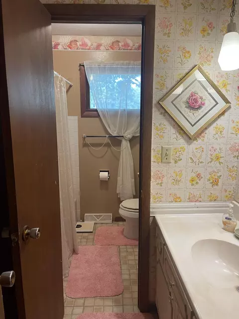 135 5th St, Tracy, MN 56175 photo 5