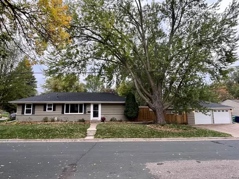 7705 Phoenix St, Golden Valley, MN 55427