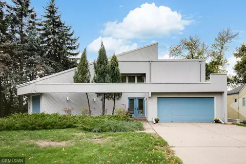 7885 Chesshire Ln N, Maple Grove, MN 55311