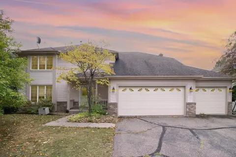 9713 85th St S, Cottage Grove, MN 55016