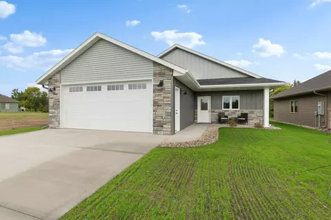 102 Serenity Ct, Avon, MN 56310