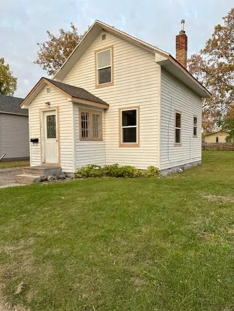 608 St Paul Ave S, Thief River Falls, MN 56701